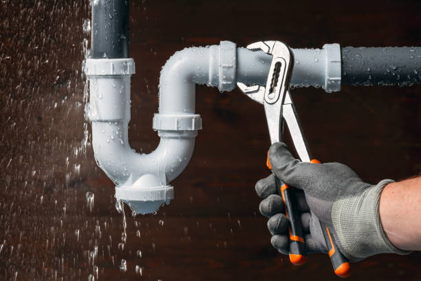 Professional Emergency Plumber technician working in Bethpage, NY